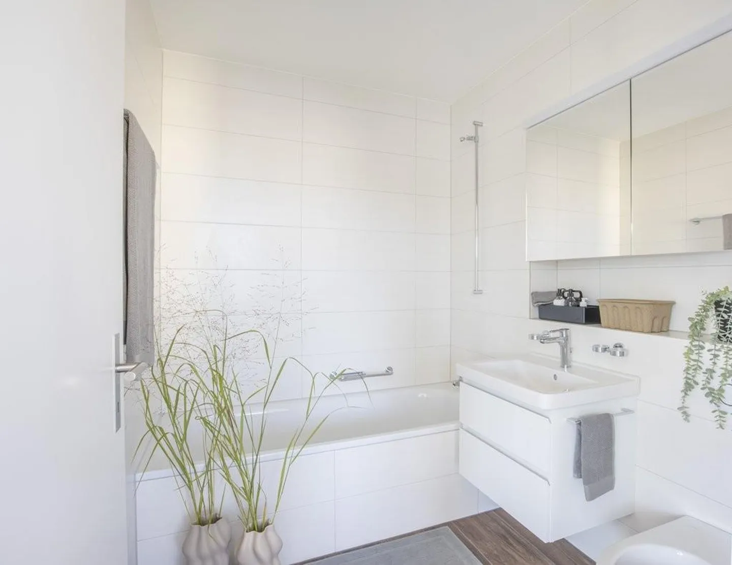 Modern apartment with its own laundry room in the village center of Pratteln - Photo 7 of 9