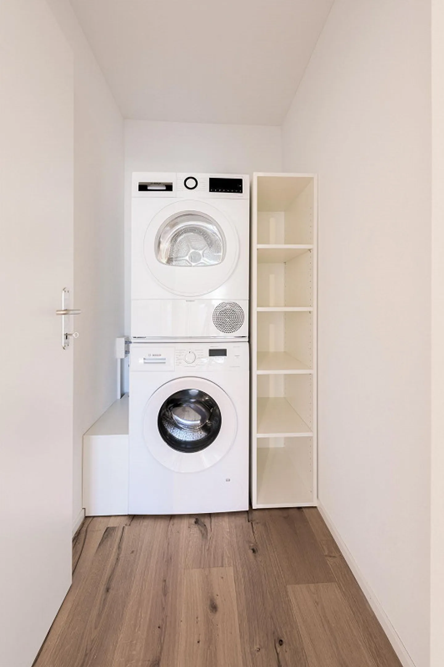 Appartamento luminoso e affascinante con 3 camere - completamente ristrutturato - Foto 6 di 8