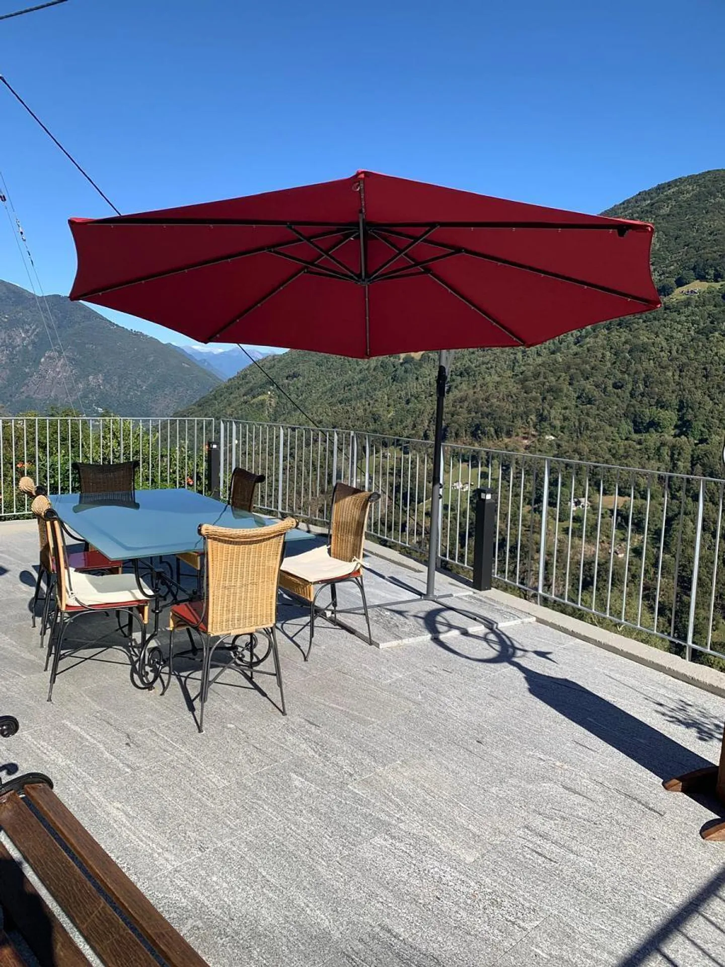 Charmantes Landhaus mit Terrasse - Foto 1 von 5