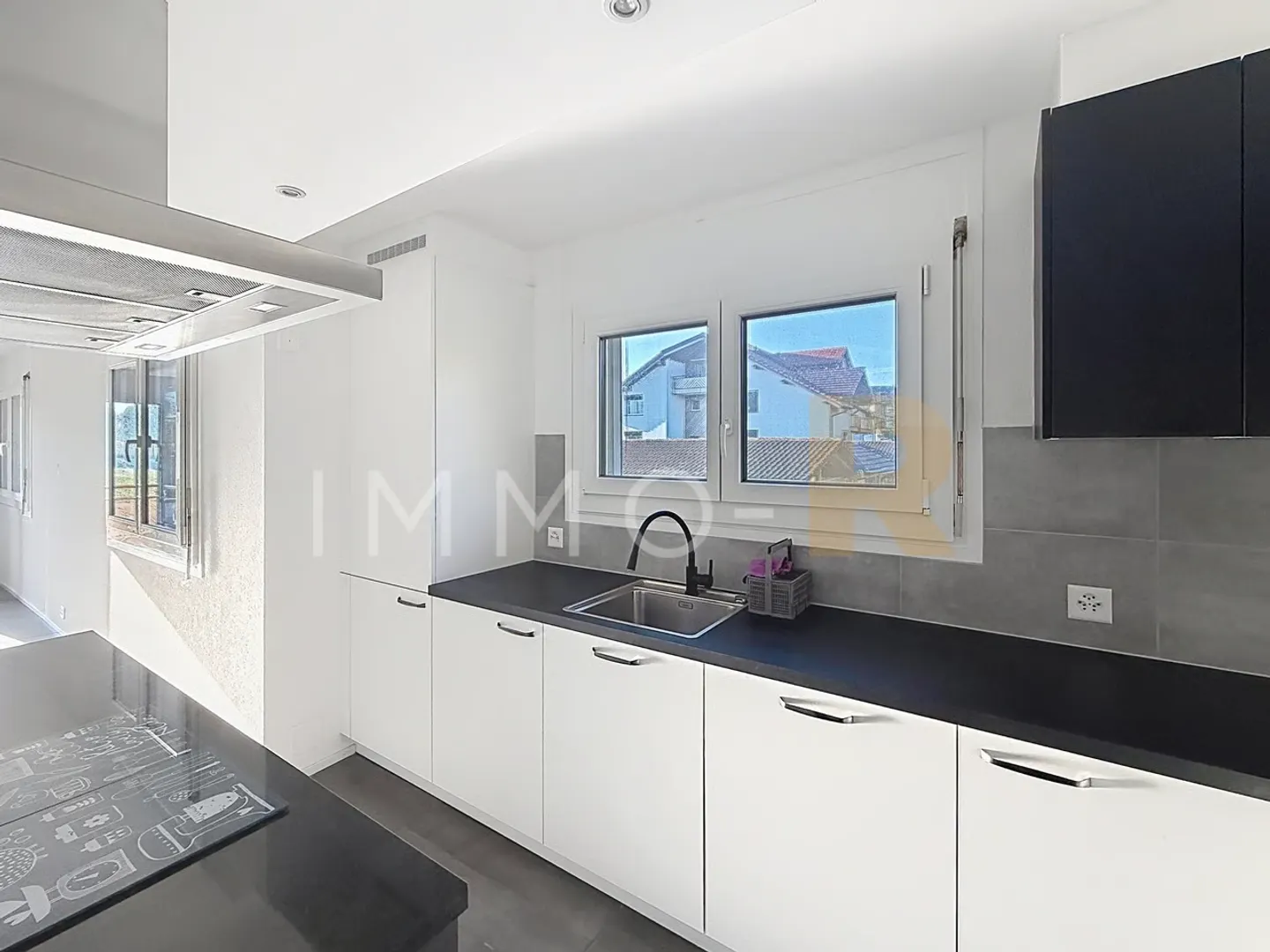 Bel appartement rénové - Photo 2 sur 10