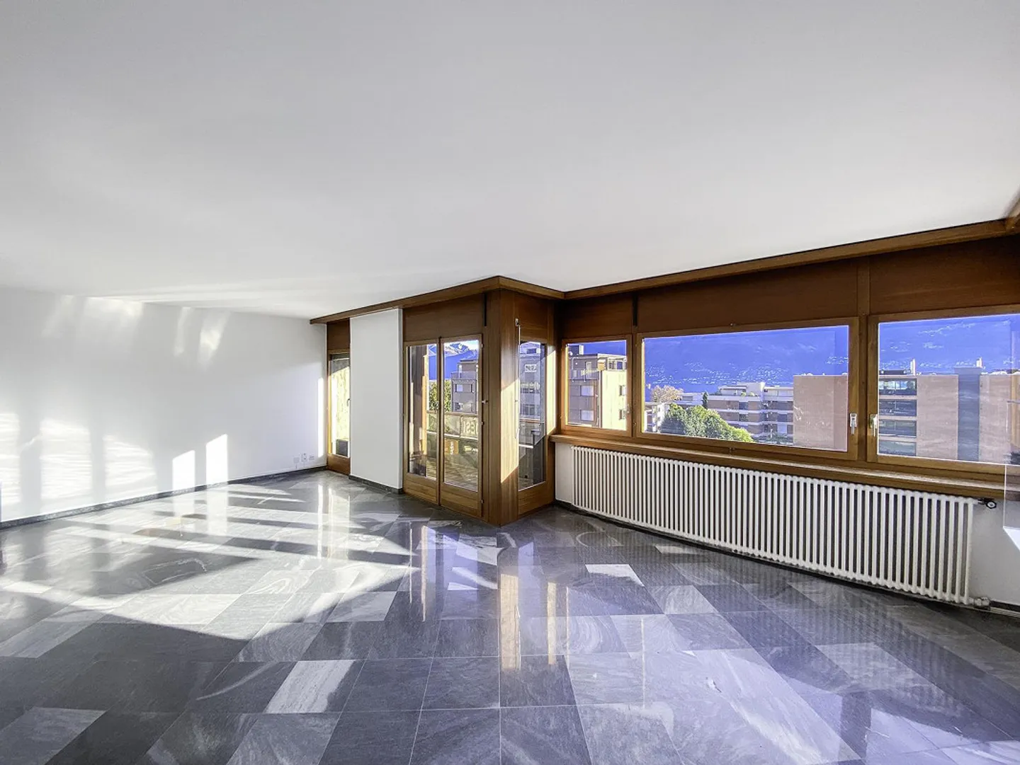 A due passi dal lago, grande 4.5 locali soleggiatissimo - Foto 3 di 21