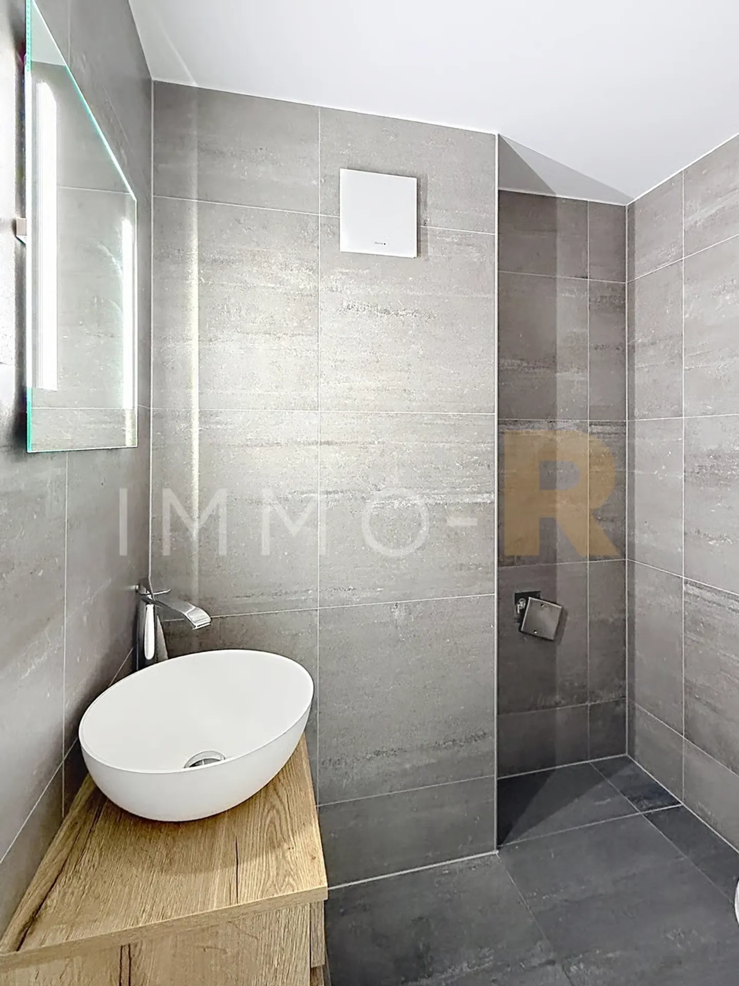 Bel appartement rénové - Photo 8 sur 10
