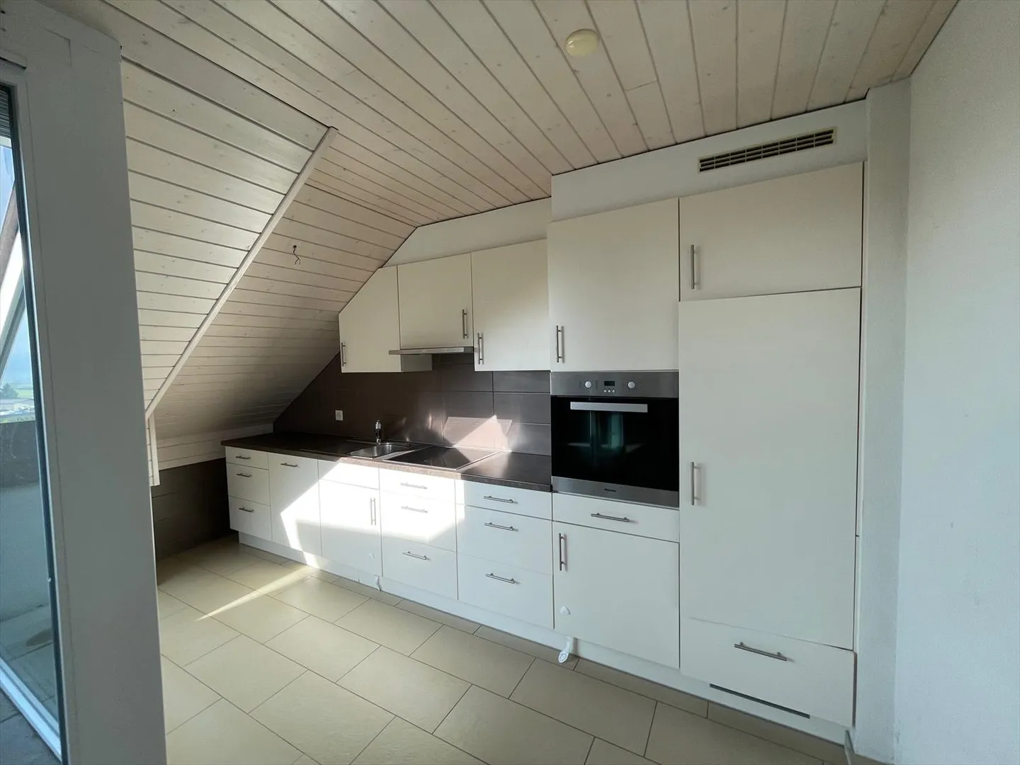 Magnifico appartamento in mansarda con 3,5 stanze e soppalco a Chavornay - Foto 1 di 7