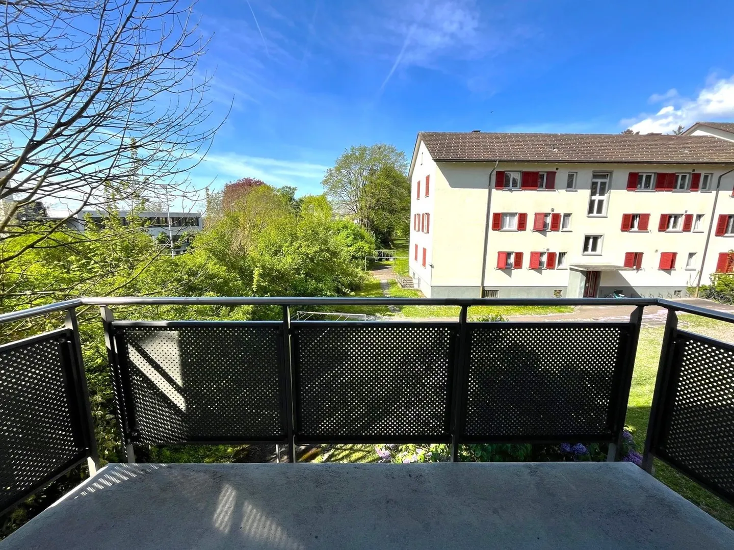 Belle et lumineuse appartement de 3,5 pièces avec balcon - Photo 3 sur 9