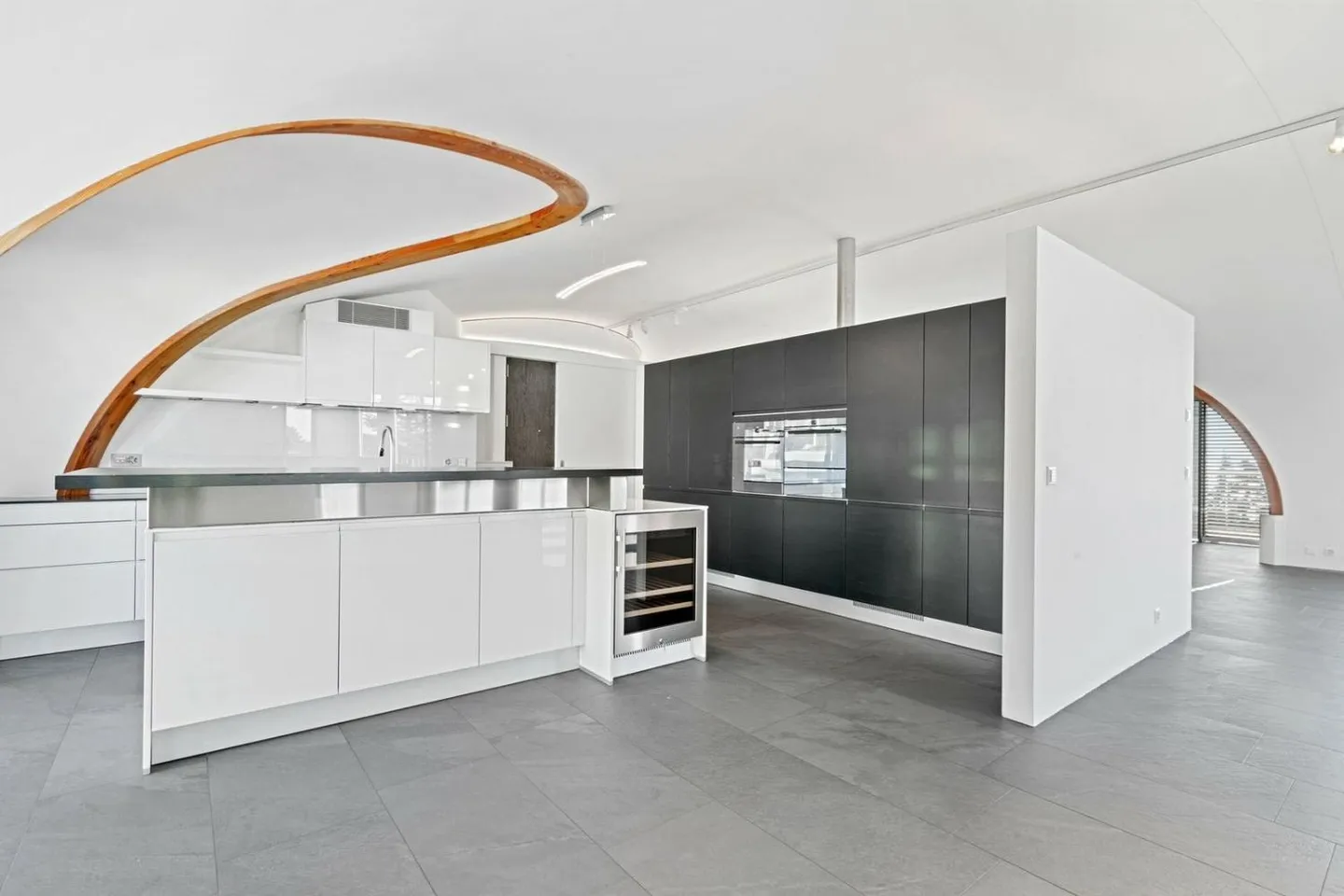 Penthouse moderne avec vue - Photo 2 sur 12