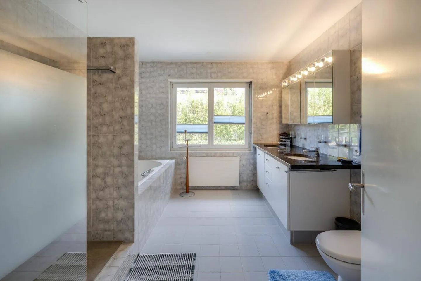 Einfamilienhaus mit Seesicht an bester Lage! - Photo 12 of 14