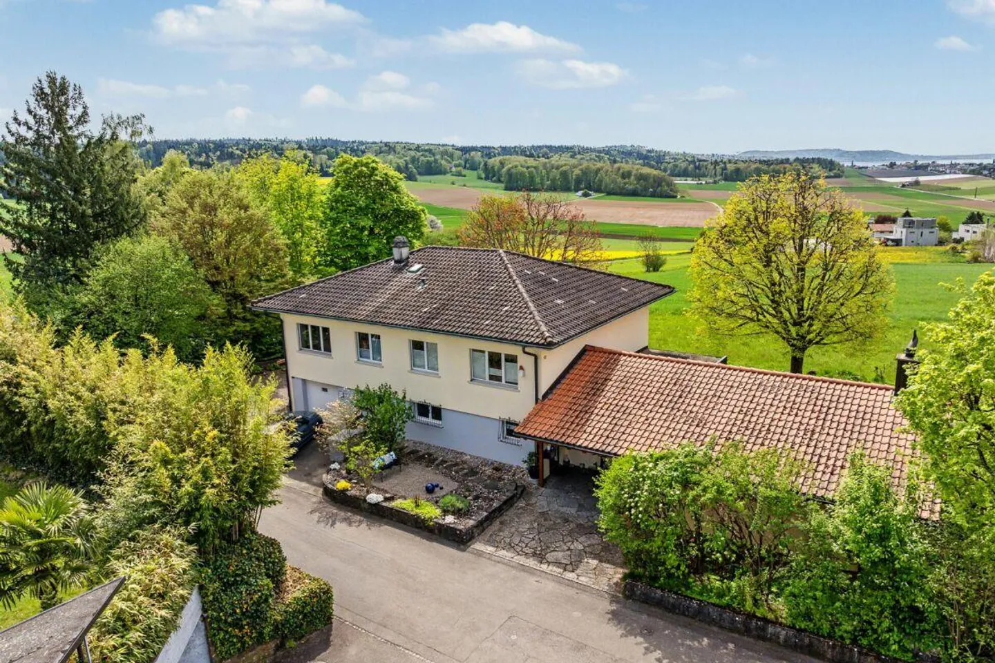 Einfamilienhaus mit Seesicht an bester Lage! - Photo 2 of 14