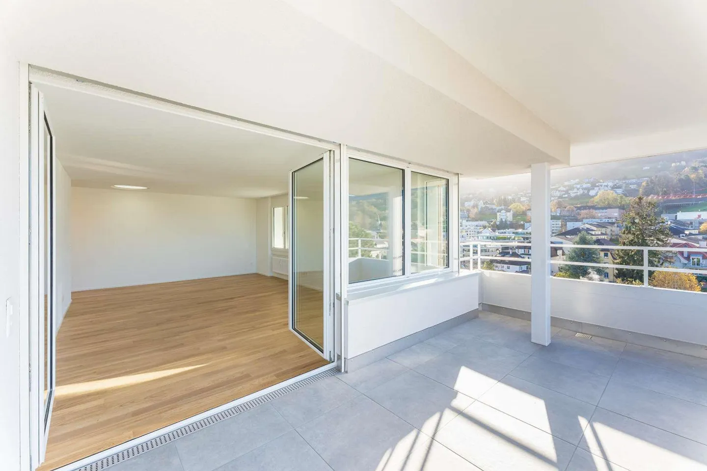 Dreamlike Penthouse Apartment with Lake View! - Photo 5 of 12