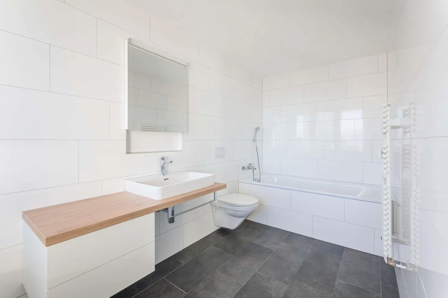 Dreamlike Penthouse Apartment with Lake View! - Photo 7 of 12