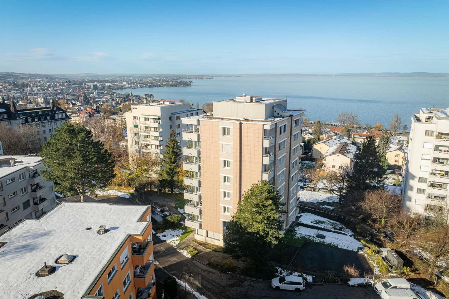 Dreamlike Penthouse Apartment with Lake View! - Photo 12 of 12