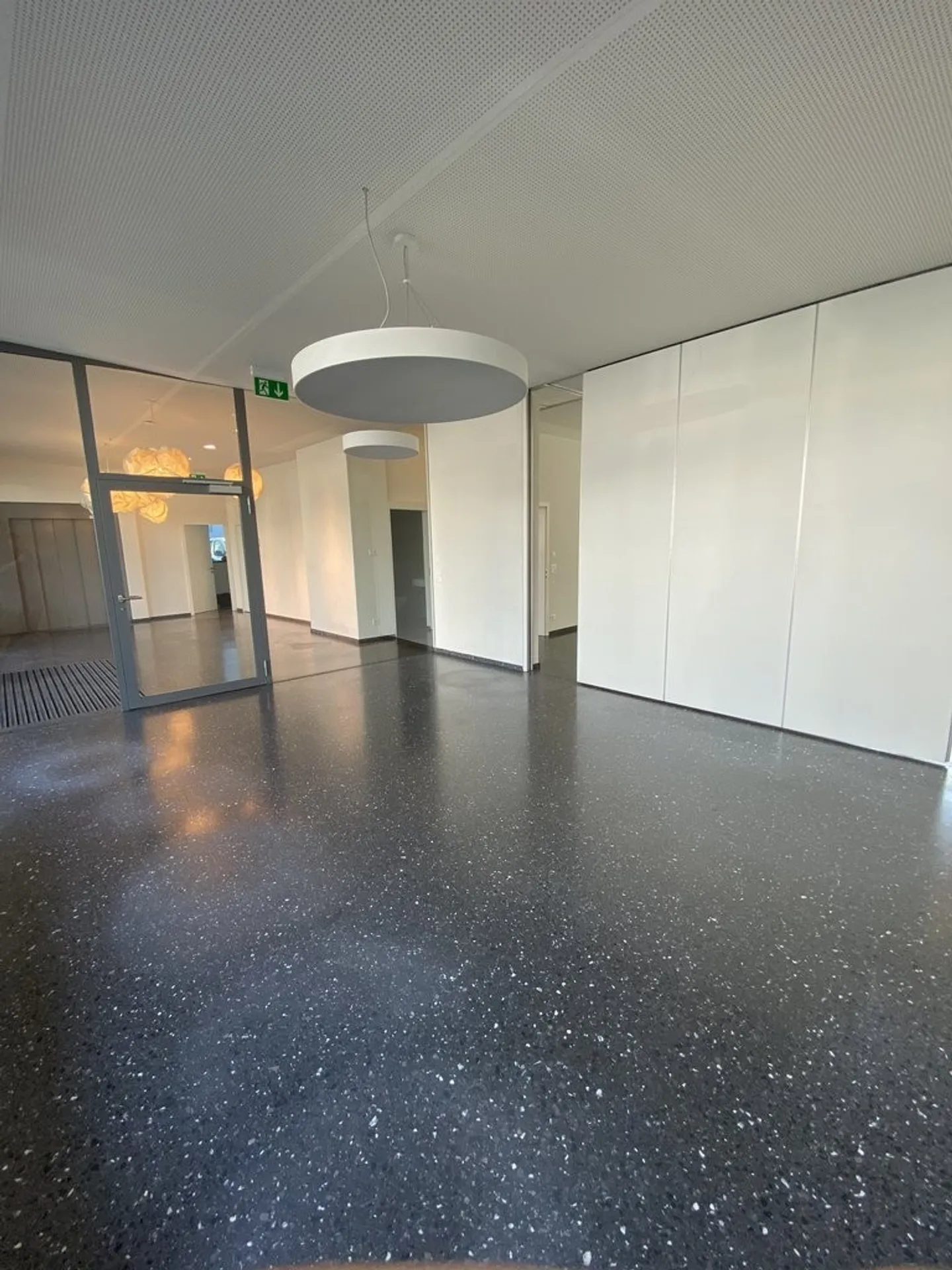 Gewerbefläche im EG an Top-Lage im Zentrum von Oerlikon - Foto 3 von 11