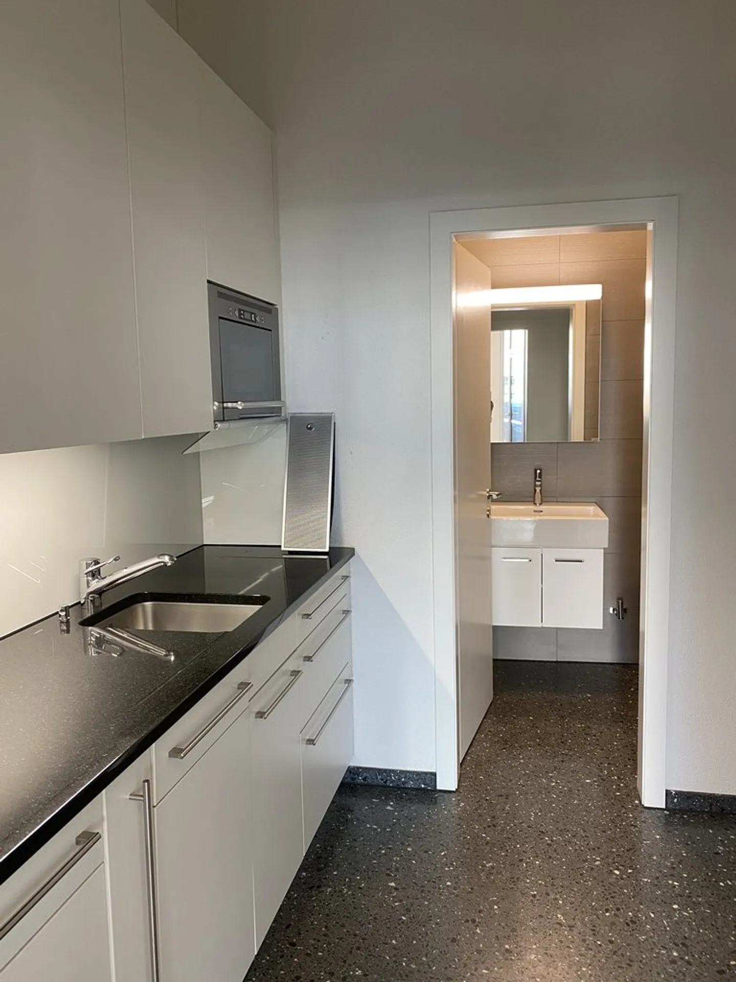 Gewerbefläche im EG an Top-Lage im Zentrum von Oerlikon - Foto 4 von 11