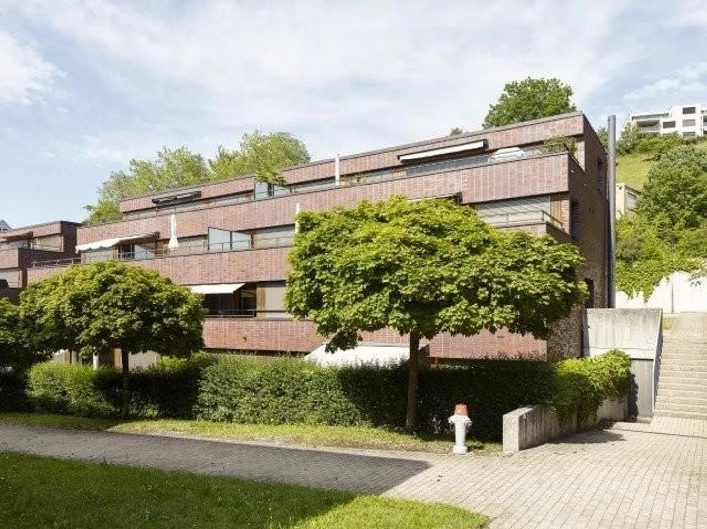 RENT WITHOUT DEPOSIT - Your tax-efficient residential idyll near Zurich - Photo 1 of 8