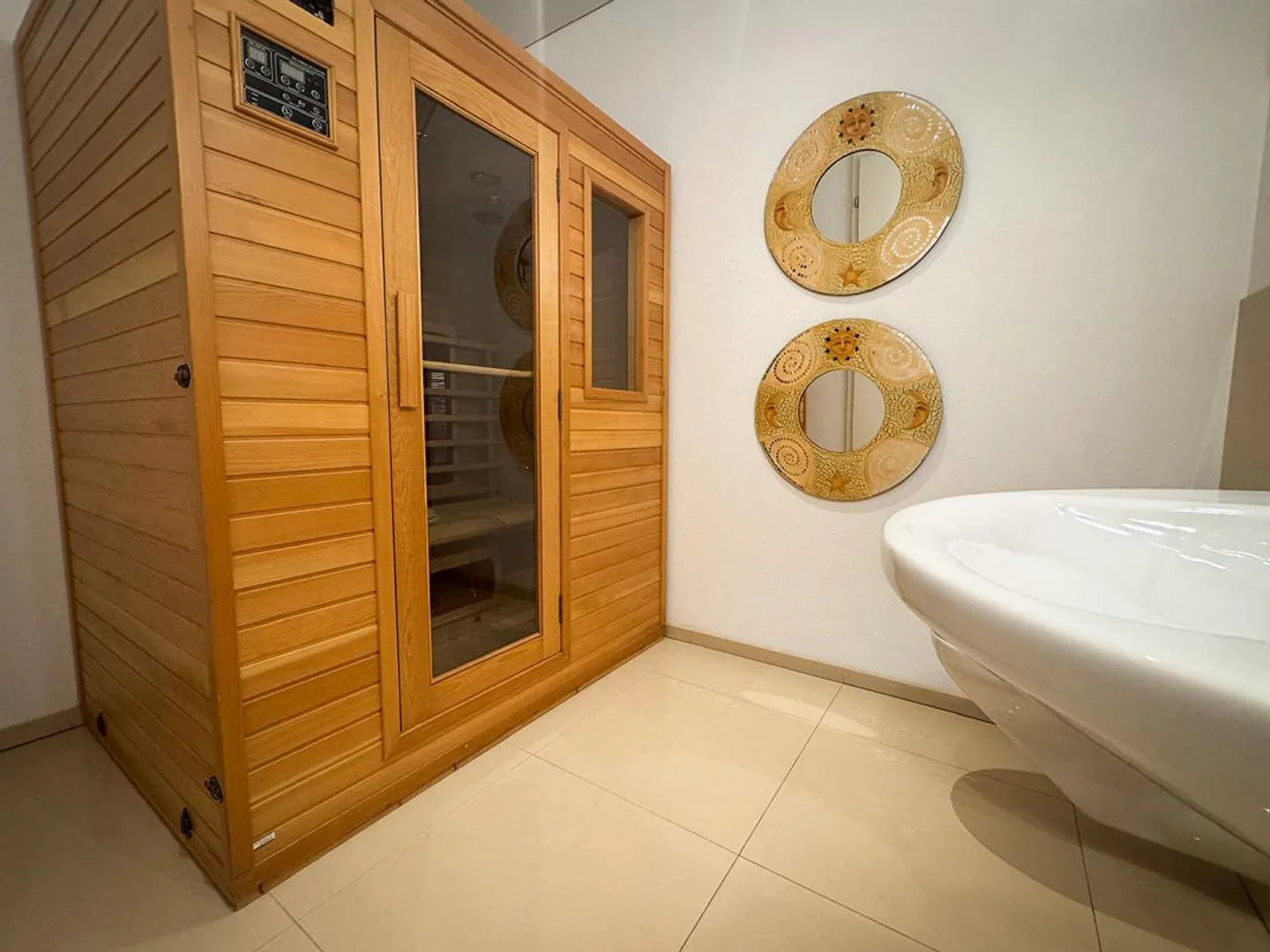 Exclusive living dream with many highlights - Photo 10 of 17