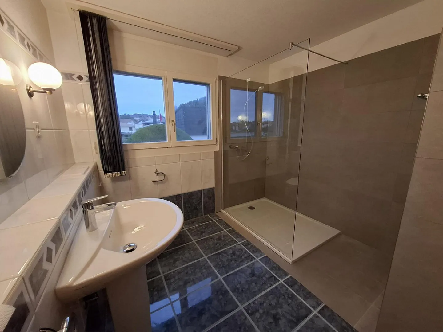 3.5-Room Maisonette Apartment with Balcony - Photo 4 of 6