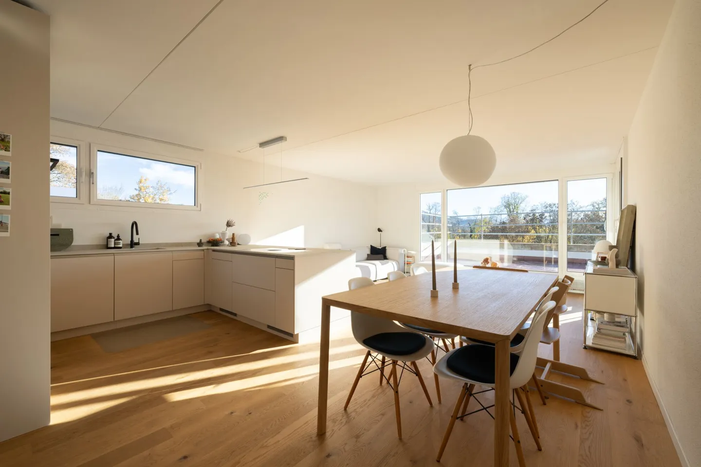 Aussergewöhnliche 4.5 Zimmer Terrassenwohnung an Toplage in Bolligen - Photo 3 of 13