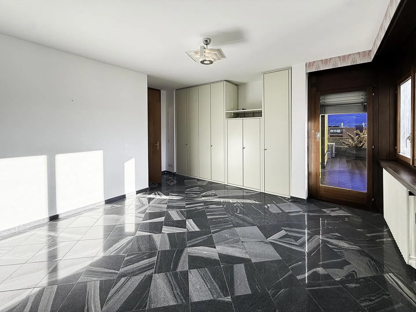 A due passi dal lago, grande 4.5 locali soleggiatissimo - Foto 11 di 21