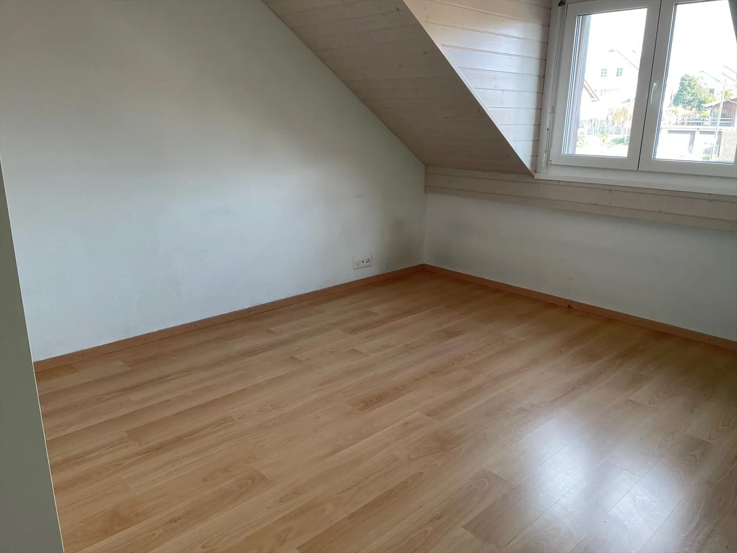 Magnifico appartamento in mansarda con 3,5 stanze e soppalco a Chavornay - Foto 7 di 7