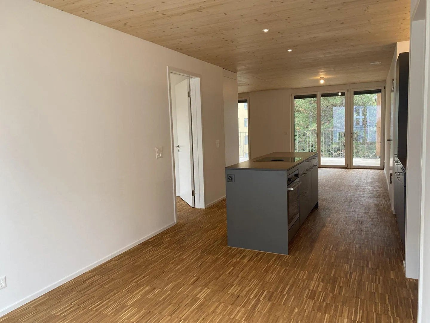 Appartement moderne avec grand balcon - Photo 3 sur 9