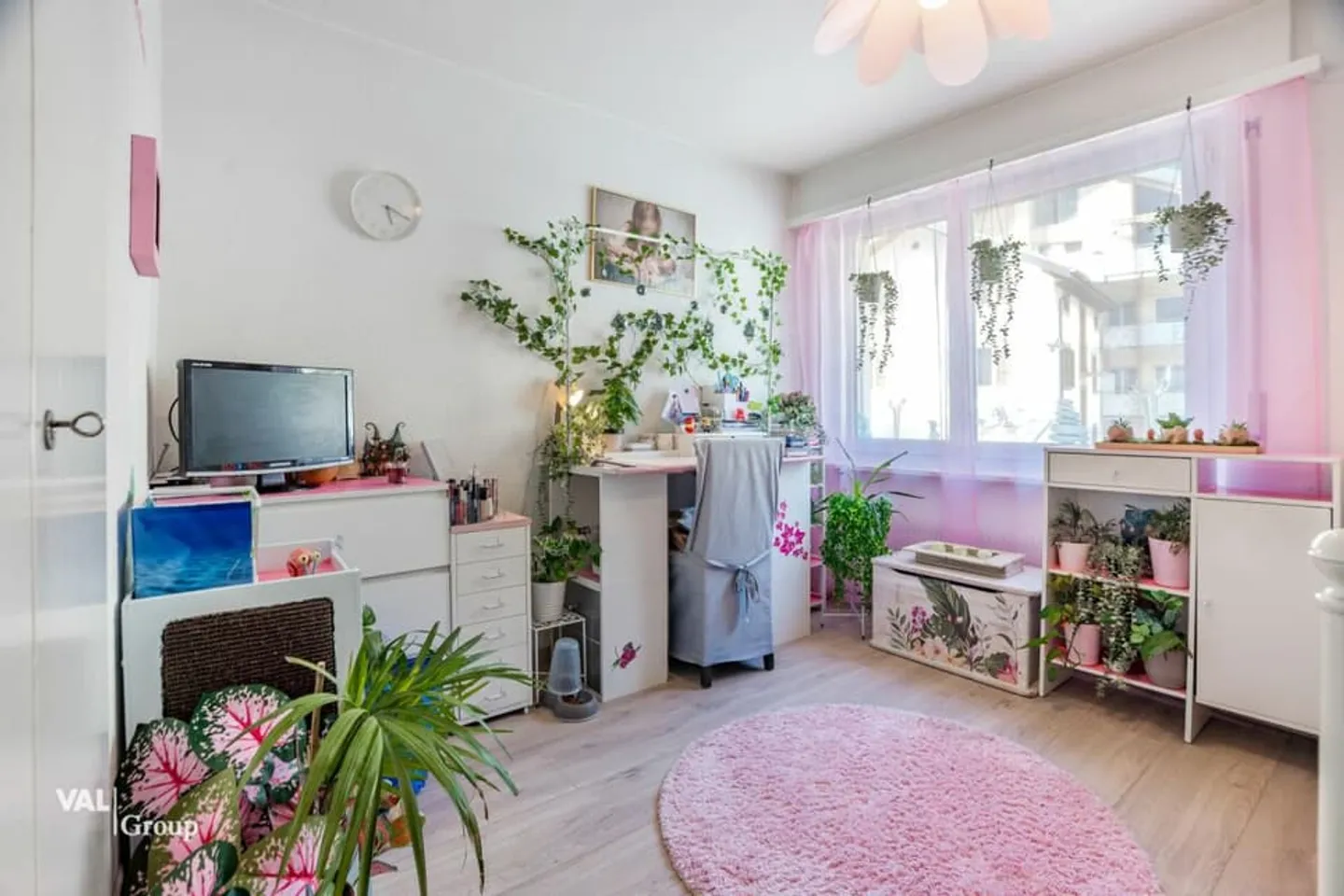 Appartement rénové dans une maison bifamiliale dans un emplacement central, ensoleillé et calme - Photo 6 sur 13