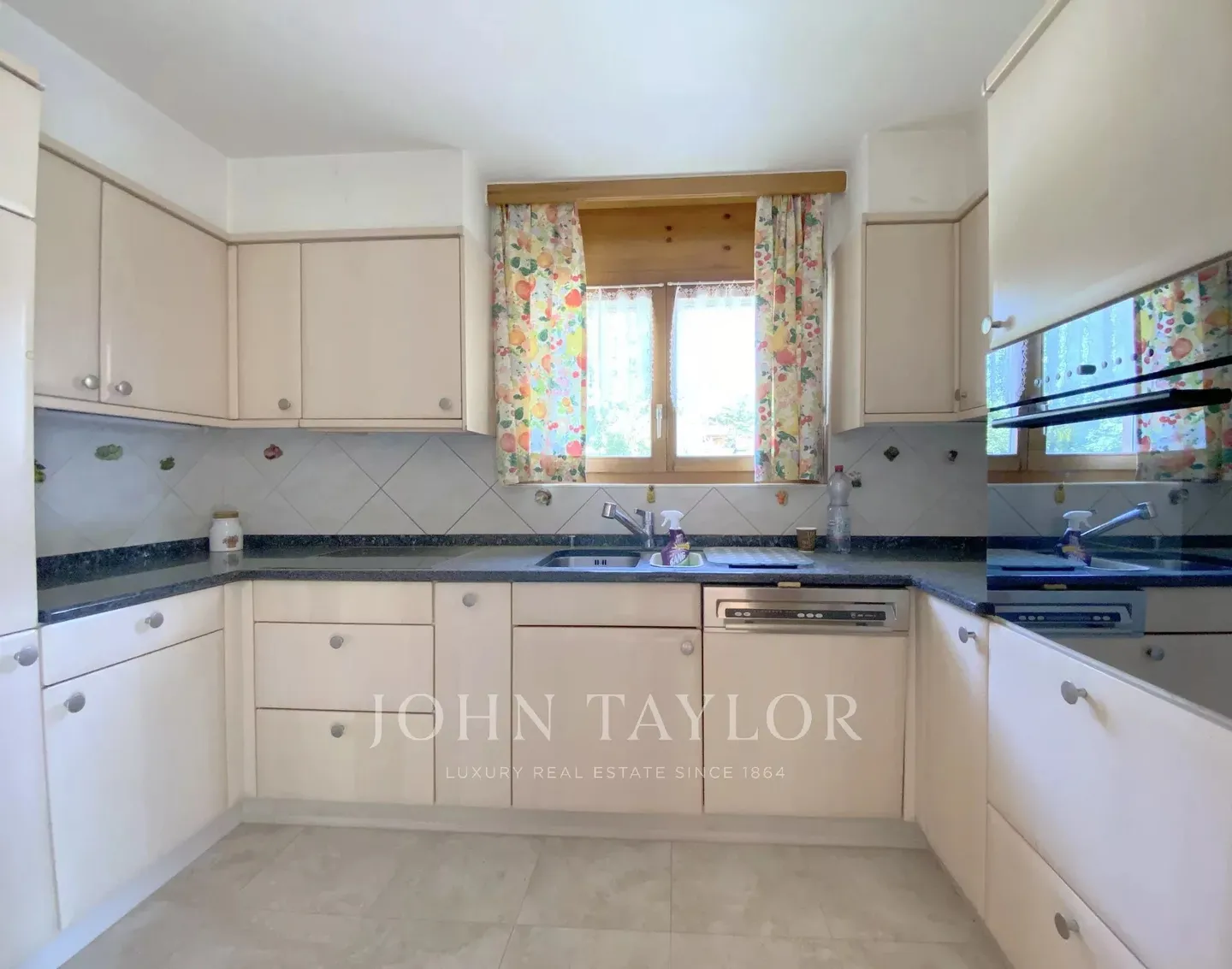 Rara opportunità: 2 chalet su una proprietà di 2789m2 - Foto 3 di 11