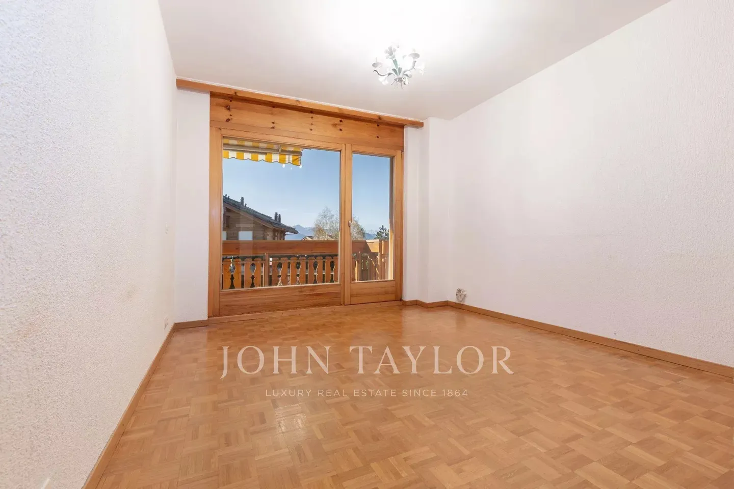 Rara opportunità: 2 chalet su una proprietà di 2789m2 - Foto 4 di 11