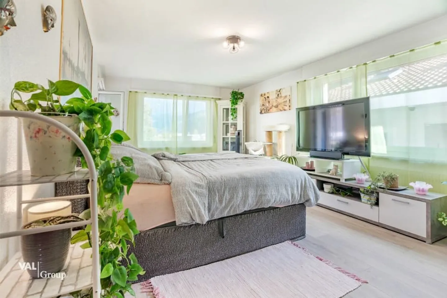 Appartement rénové dans une maison bifamiliale dans un emplacement central, ensoleillé et calme - Photo 5 sur 13