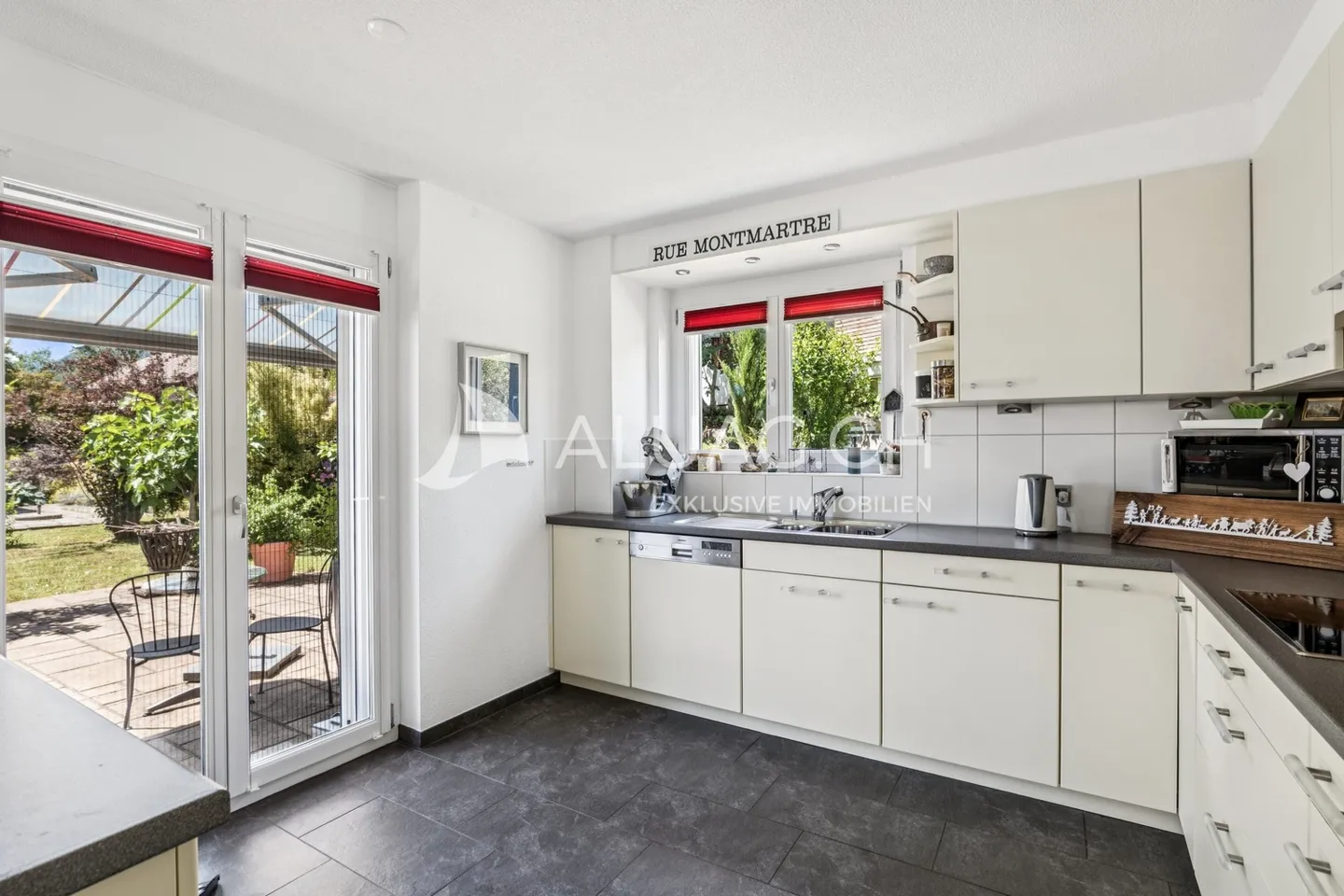 VILLA UNIFAMILIARE A NIEDERWIL CON VISTA - Foto 6 di 13