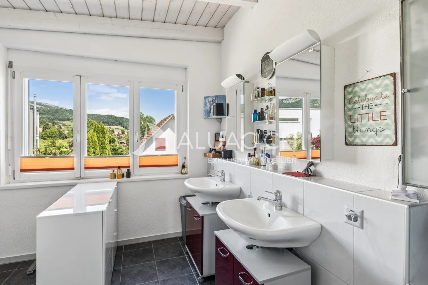 VILLA UNIFAMILIARE A NIEDERWIL CON VISTA - Foto 10 di 13