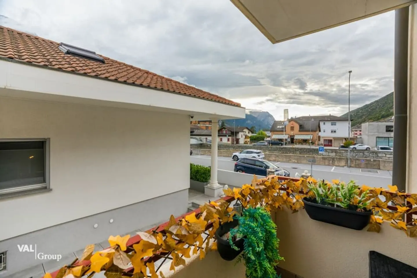 Appartement rénové dans une maison bifamiliale dans un emplacement central, ensoleillé et calme - Photo 12 sur 13
