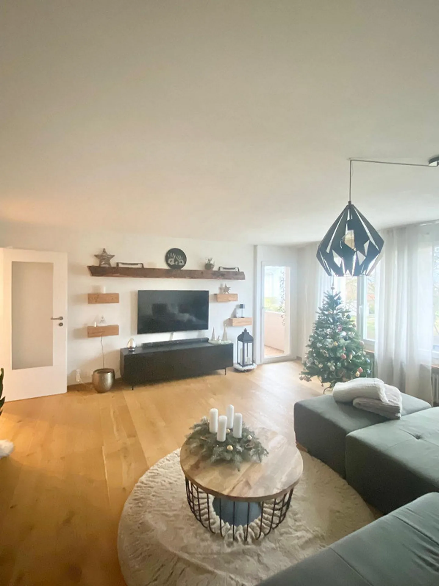 First occupancy after modernization: 4.5-room apartment with south balcony in Löhningen - Photo 8 of 26