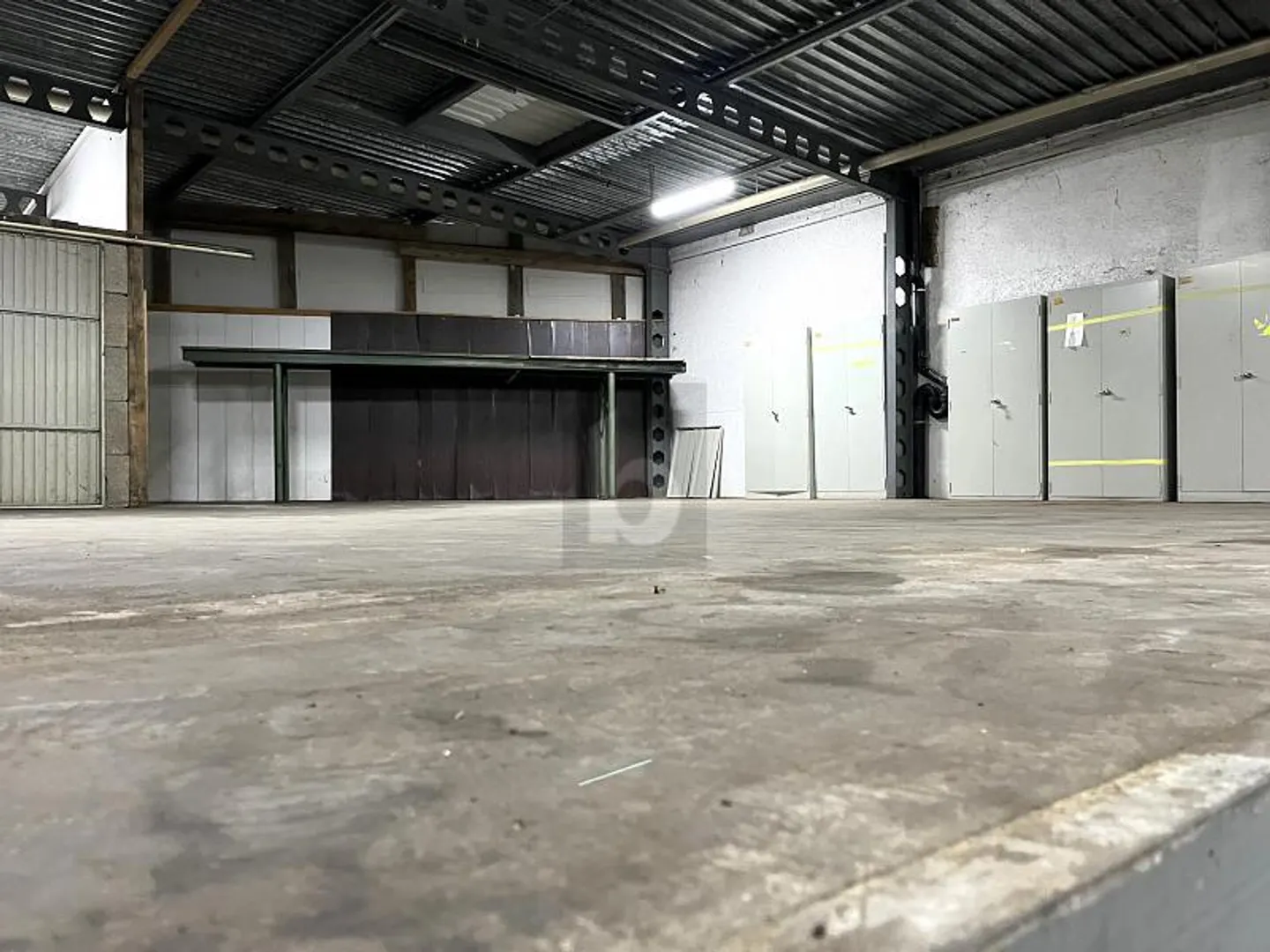 AUTOWERKSTATT ZU VERMIETEN - Foto 4 di 6