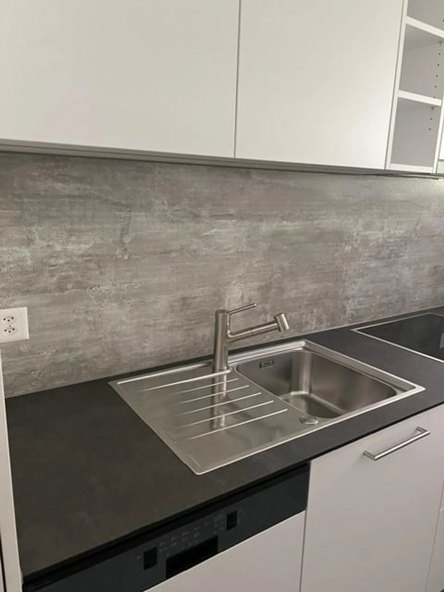 First occupancy after modernization: 4.5-room apartment with south balcony in Löhningen - Photo 17 of 26