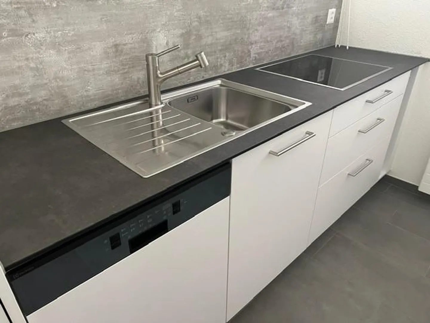 First occupancy after modernization: 4.5-room apartment with south balcony in Löhningen - Photo 18 of 26