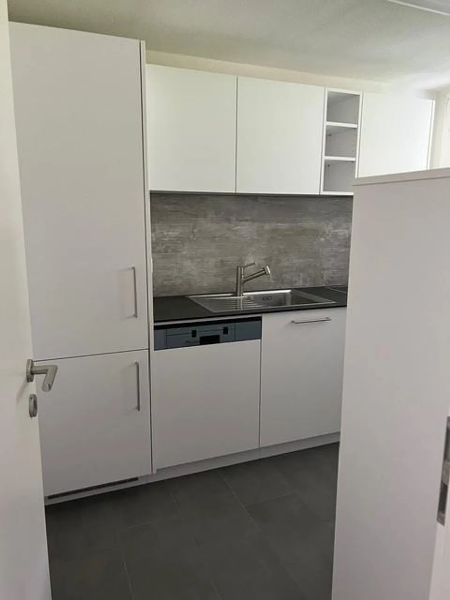 First occupancy after modernization: 4.5-room apartment with south balcony in Löhningen - Photo 22 of 26