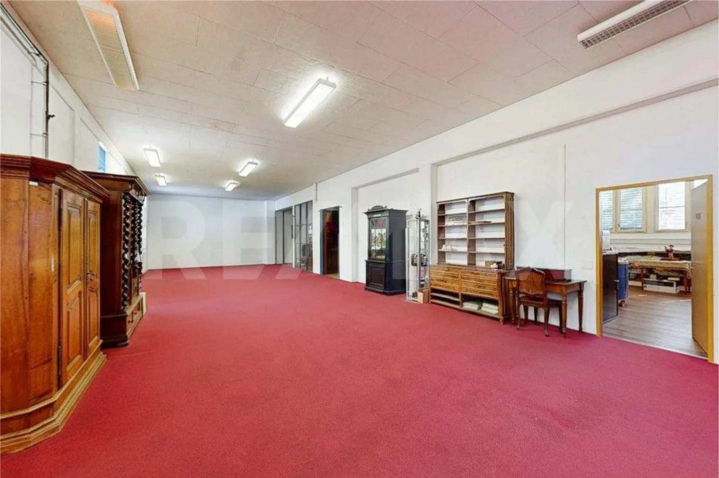 MFH Conversion Project 3 - 4 Apartments on the Ground Floor or Practice, Office, Commercial; on the Upper Floor: TOP 3.5 Room Attic Apartment - Photo 3 of 13