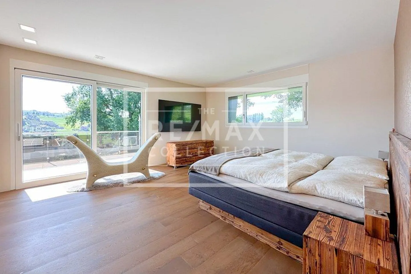 Exclusive 6-Room Penthouse Apartment - Photo 4 of 13