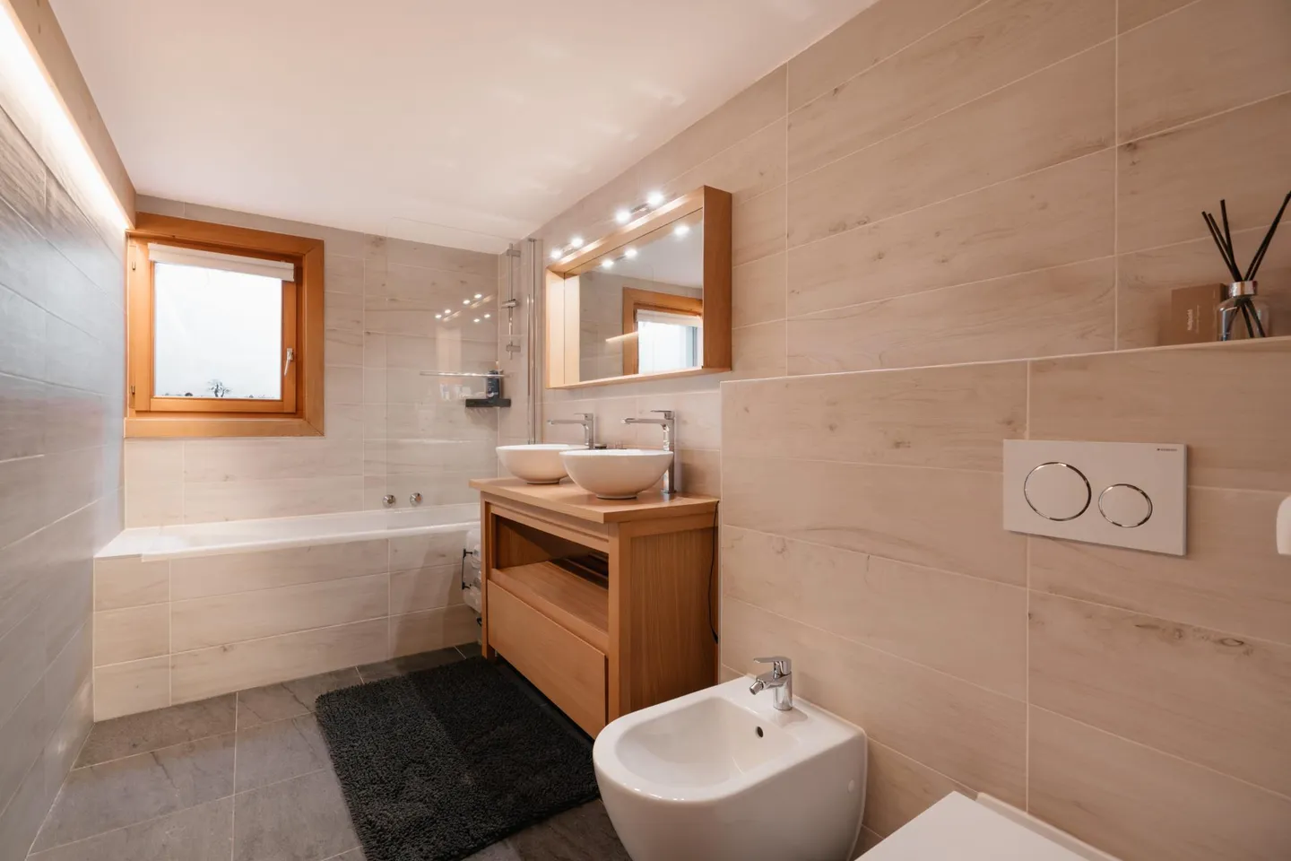 Un chalet con 5 camere situato nel pittoresco villaggio di Médières. - Foto 7 di 10