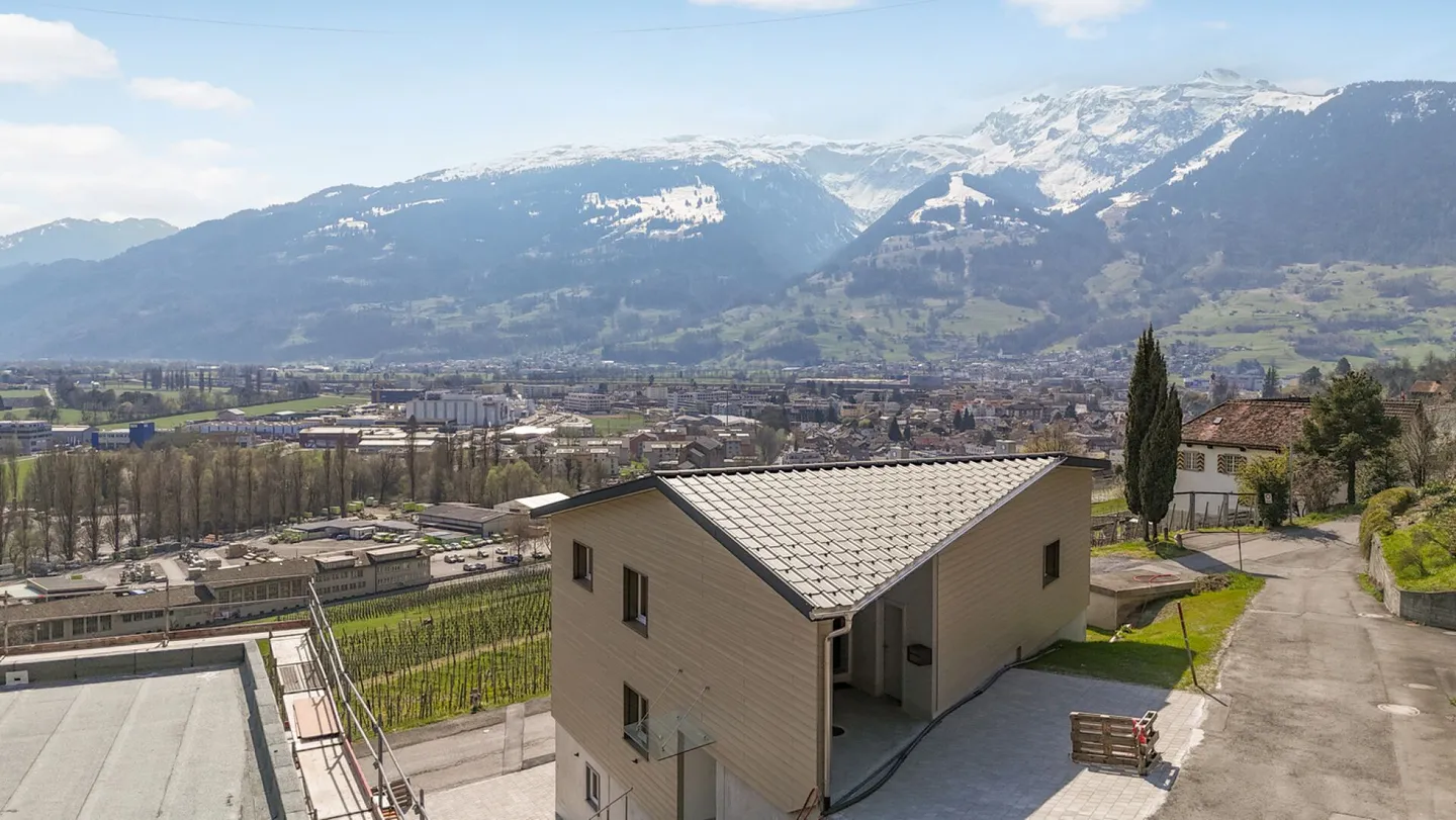 Casa familiare moderna con suite - Foto 2 di 36