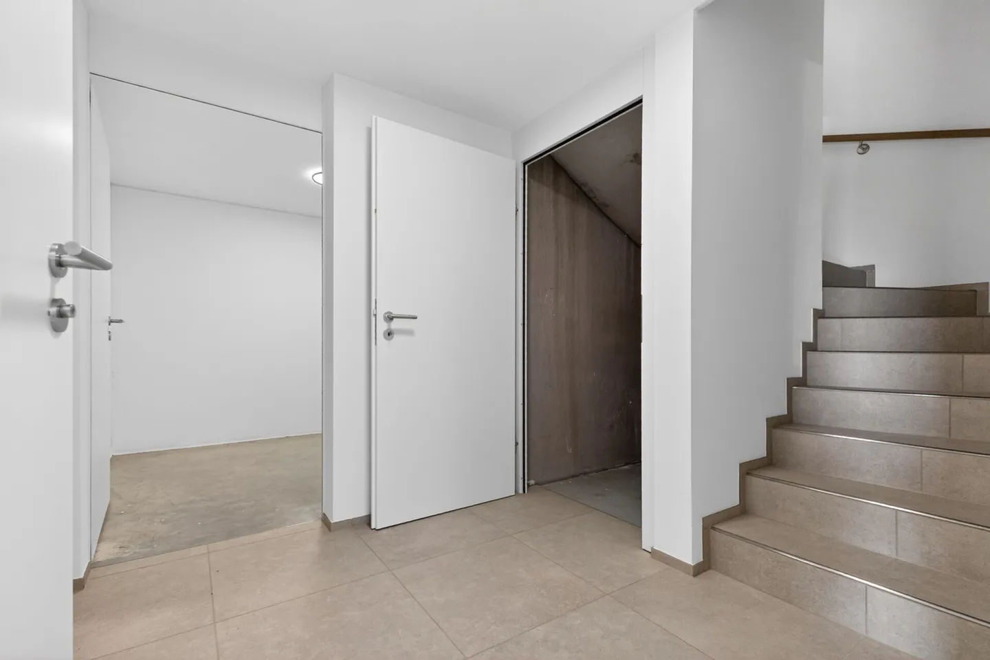 Casa familiare moderna con suite - Foto 21 di 36