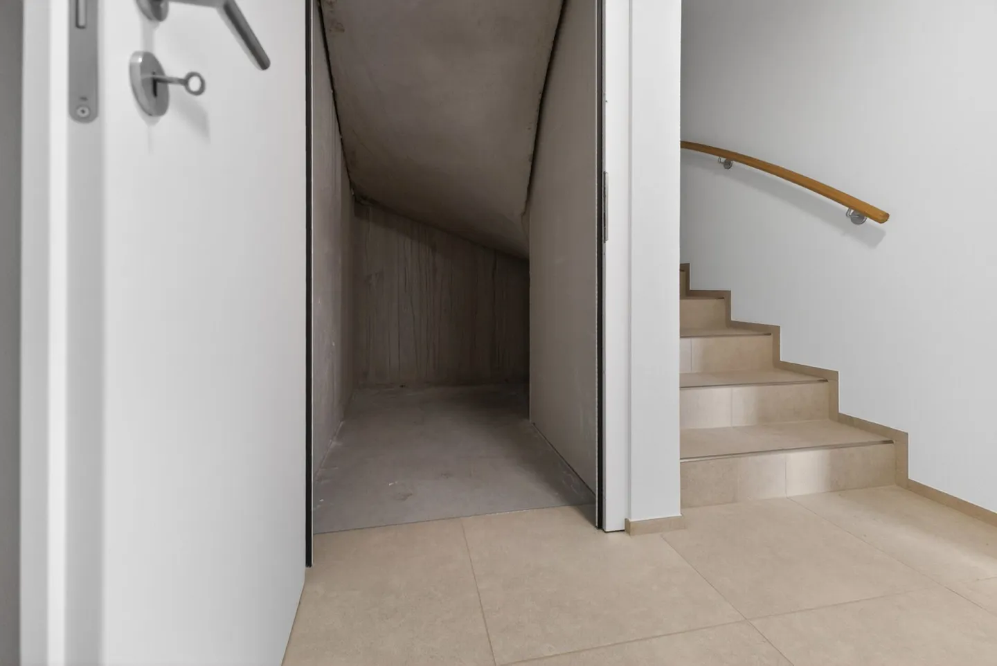 Casa familiare moderna con suite - Foto 22 di 36