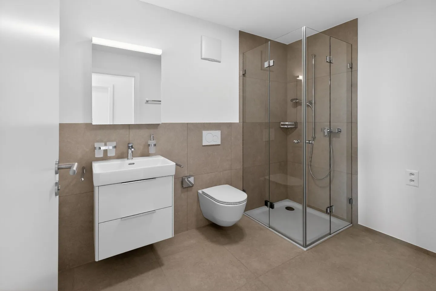 Casa familiare moderna con suite - Foto 30 di 36