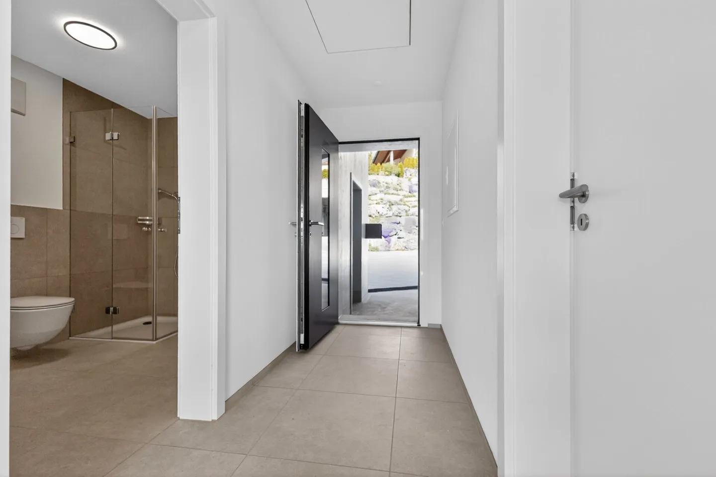 Casa familiare moderna con suite - Foto 31 di 36