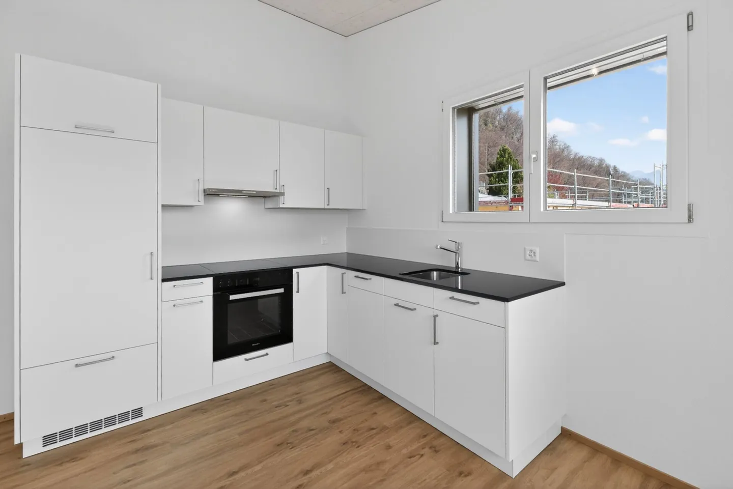 Casa familiare moderna con suite - Foto 32 di 36