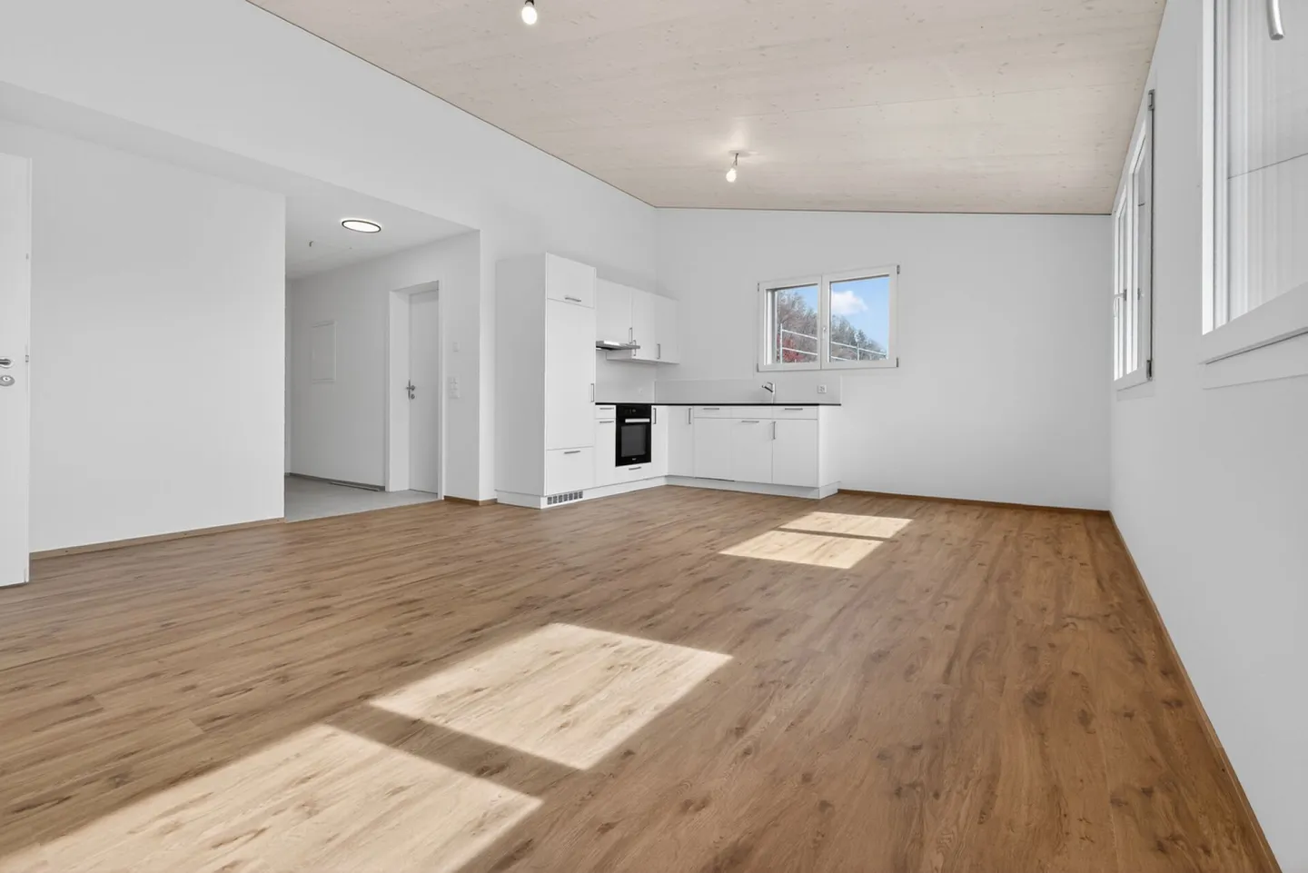 Casa familiare moderna con suite - Foto 33 di 36