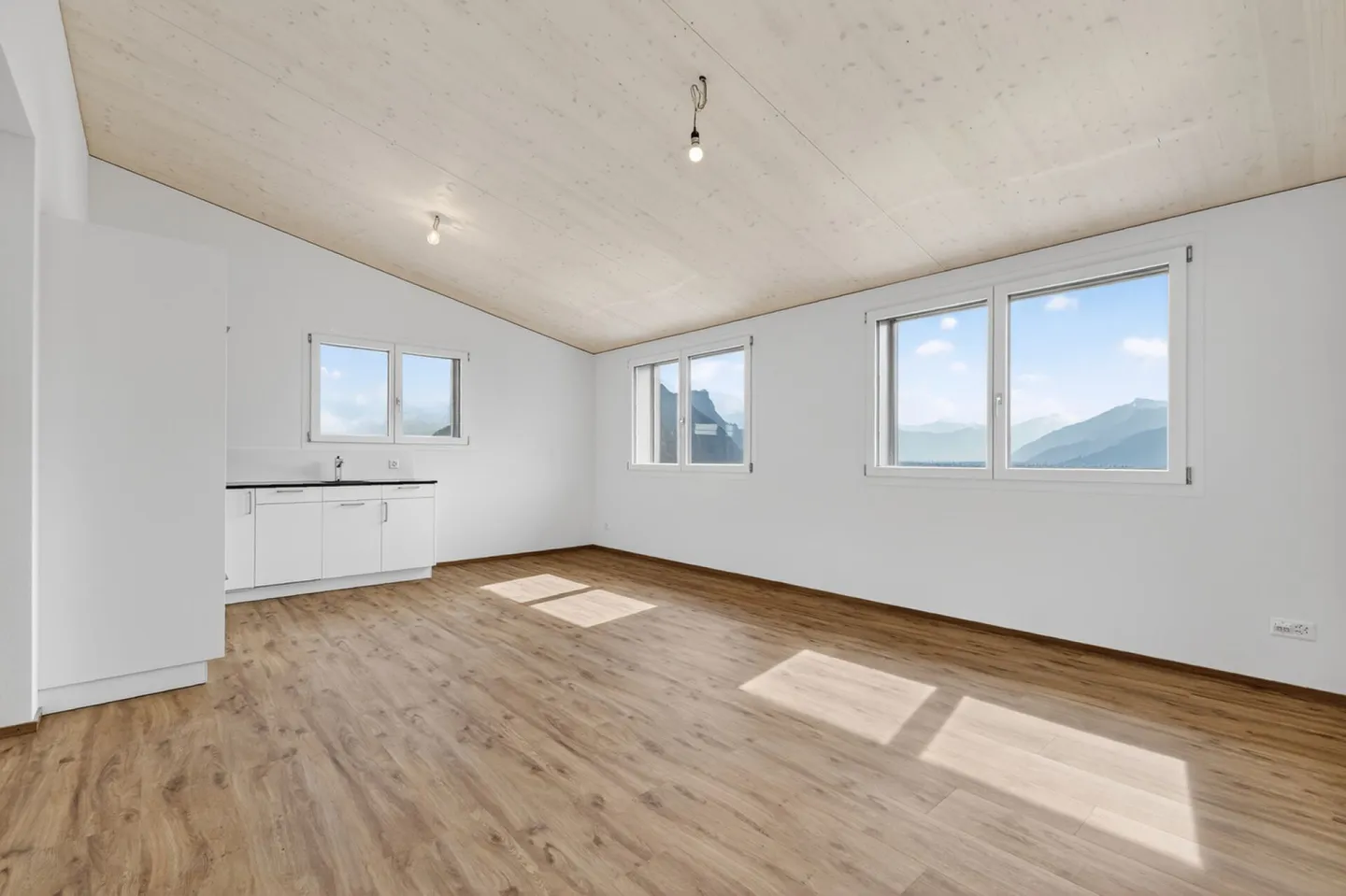 Casa familiare moderna con suite - Foto 34 di 36