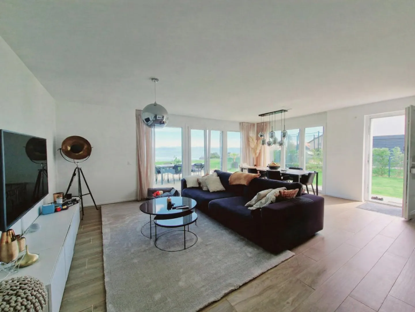Exclusif : Appartement moderne avec vue sur le lac et les montagnes/ Arzier-L-Muids - Photo 3 sur 13