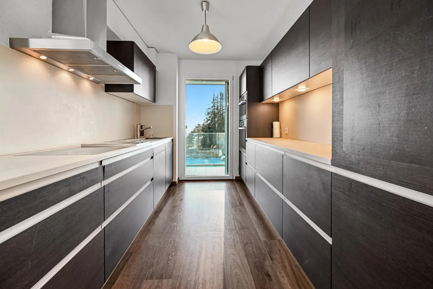 Appartement lumineux avec vue sur le lac - Photo 2 sur 9