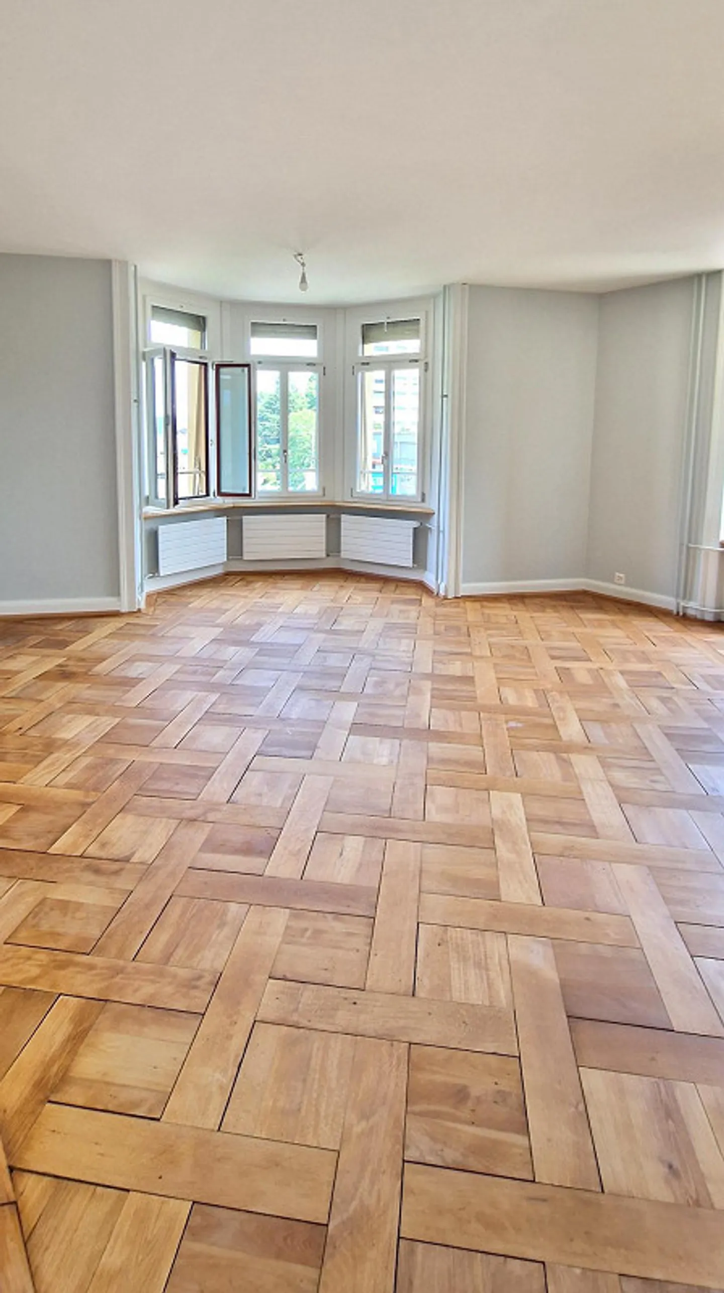 Appartamento moderno di 2,5 stanze con atmosfera storica - Foto 4 di 11