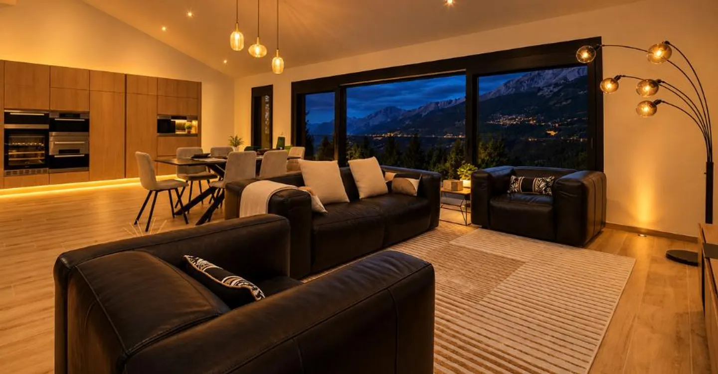 Modern chalet - exceptional clearance - budget 2-4 million - Photo 1 of 7